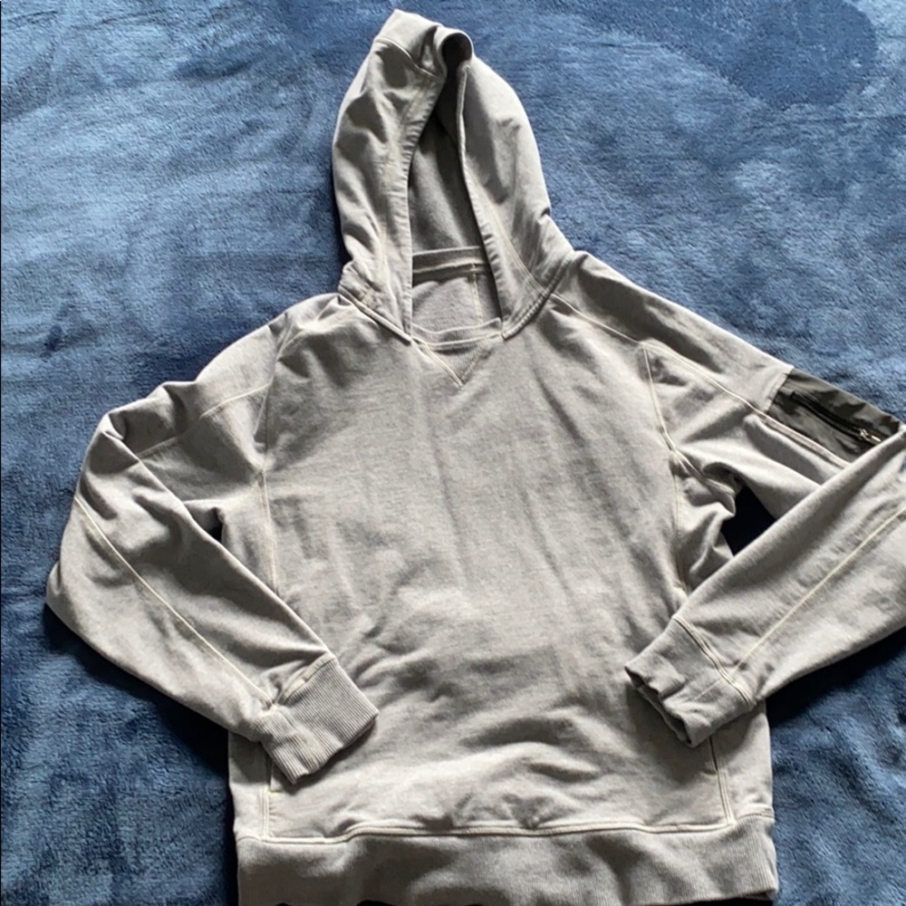 Lululemon Men’s Athletic Hoodie With Thumb Holes M